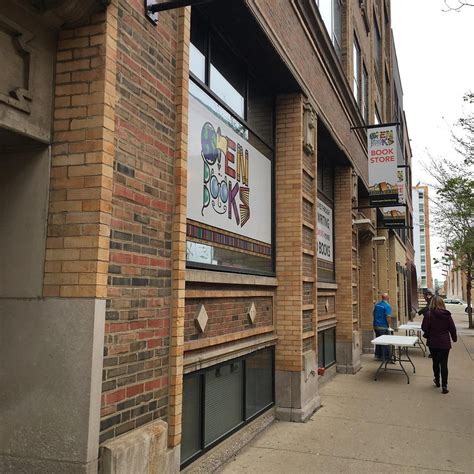 Open books chicago - West Loop. 651 W Lake, Chicago, IL 60661 Available during store hours (M-Sa, 9am-7pm; Sun, noon-6pm). No more than four boxes per donation at this location, please. 645 W Couch Pl., Chicago, IL 60661 24/7 Drop box off of Desplaines between Randolph and Lake St., behind our West Loop store.
